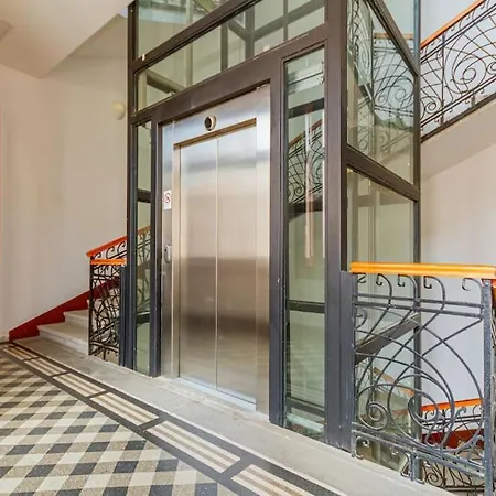 Gozsdu Charming Suite By Newave Apartments Budapest Exterior photo