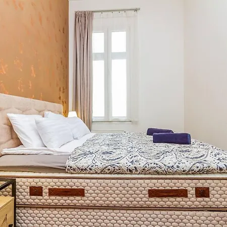 Gozsdu Charming Suite By Newave Apartments Budapest Exterior photo