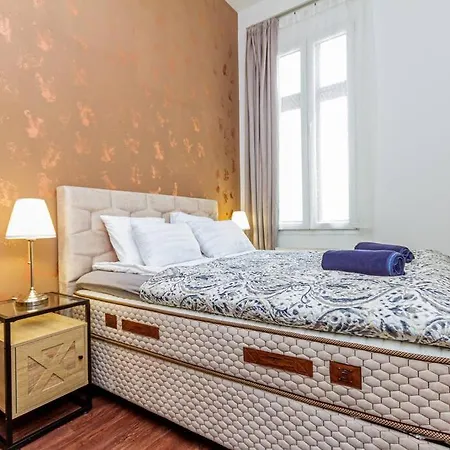 Gozsdu Charming Suite By Newave Apartments Budapest Exterior photo