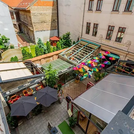 Gozsdu Charming Suite By Newave Apartments Budapest Exterior photo